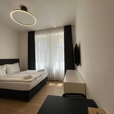 Figaro Suites Prag Exteriör bild