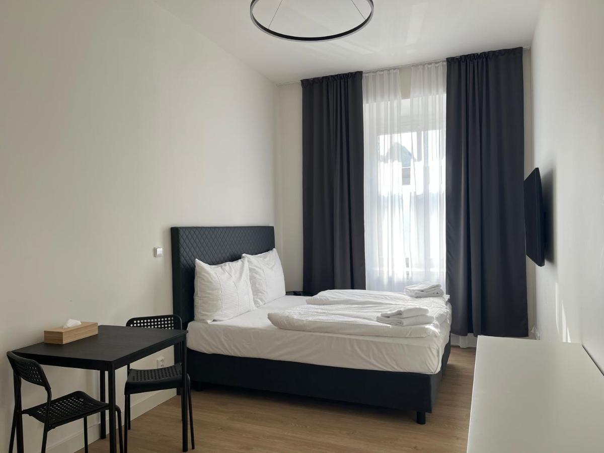 Figaro Suites Prag Exteriör bild